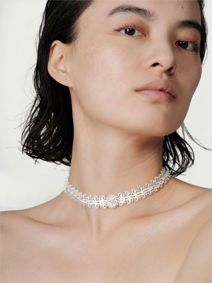 Filigree choker with fresh water pearl