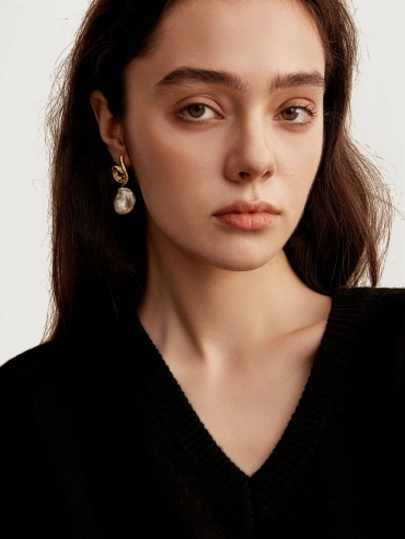 Gold Baroque Pearl Wind Cavern Earrings