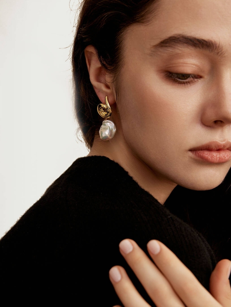 Gold Baroque Pearl Wind Cavern Earrings