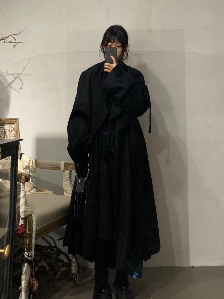 ELYWOOD Black High Slits Coat