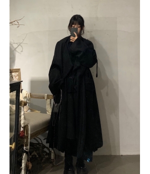 ELYWOOD Black High Slits Coat