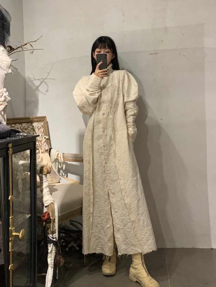 ELYWOOD White Lace Bishop Sleeve Long Coat
