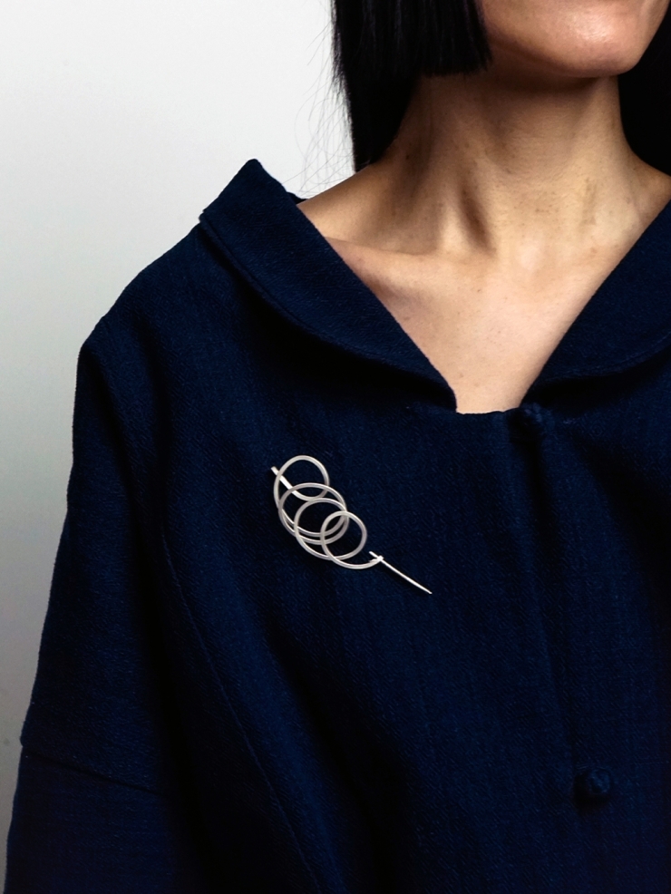 GUAN - spiral brooch