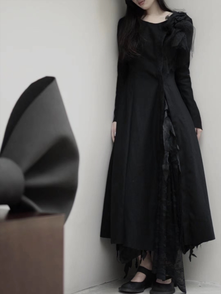 ELYWOOD Black Asymmetrical Lace Long Coat