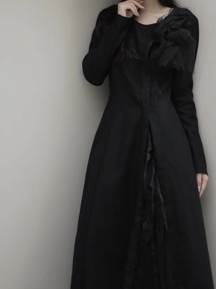 ELYWOOD Black Asymmetrical Lace Long Coat