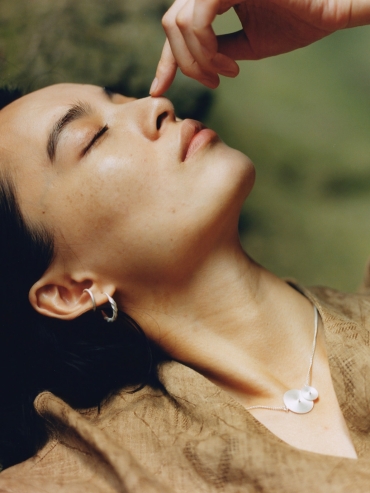 Double wutuo pendant necklace