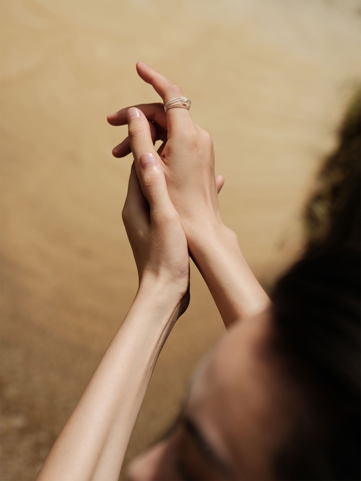 Twist silver ring eith fresh water pearl