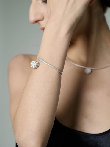 White coneflower bracelet