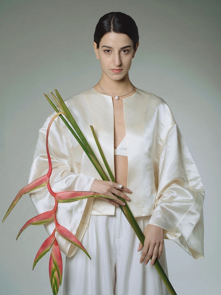 White coneflower silver collar