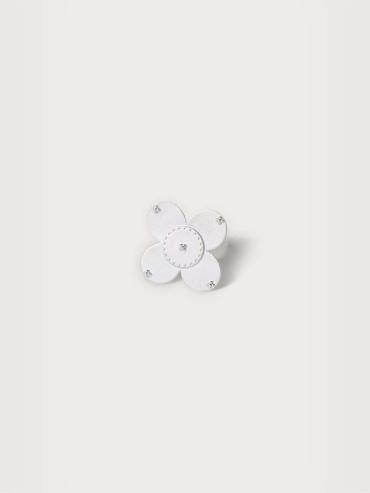 White nouveau carillon ring