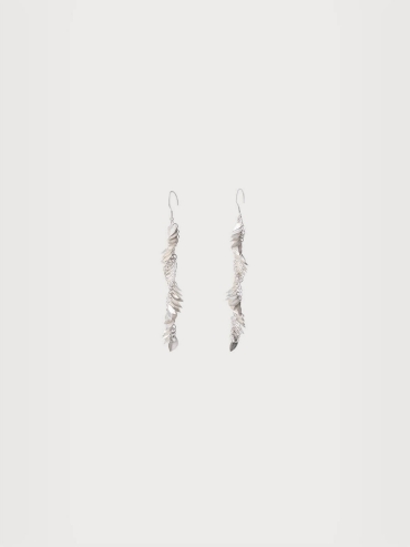 White scale pattern earrings