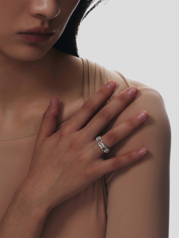 ATELIER SÓ Karat And Diamonds Ring