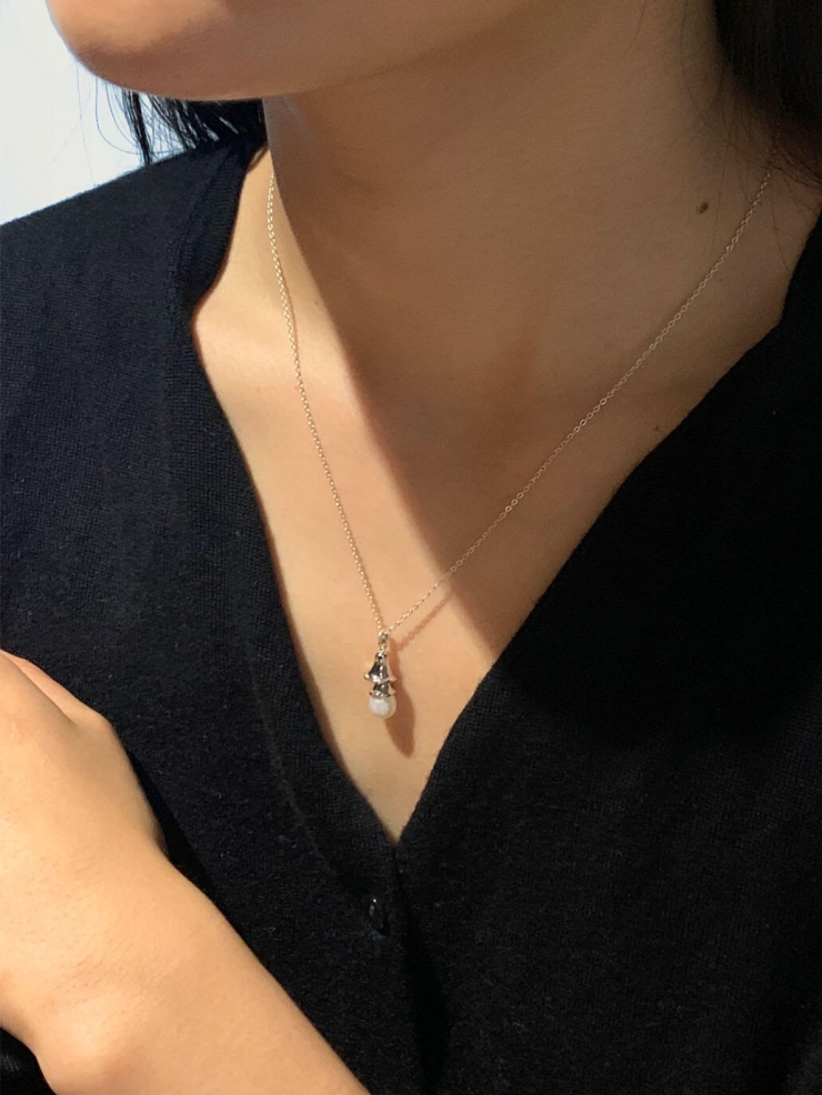 Pearl bell necklace
