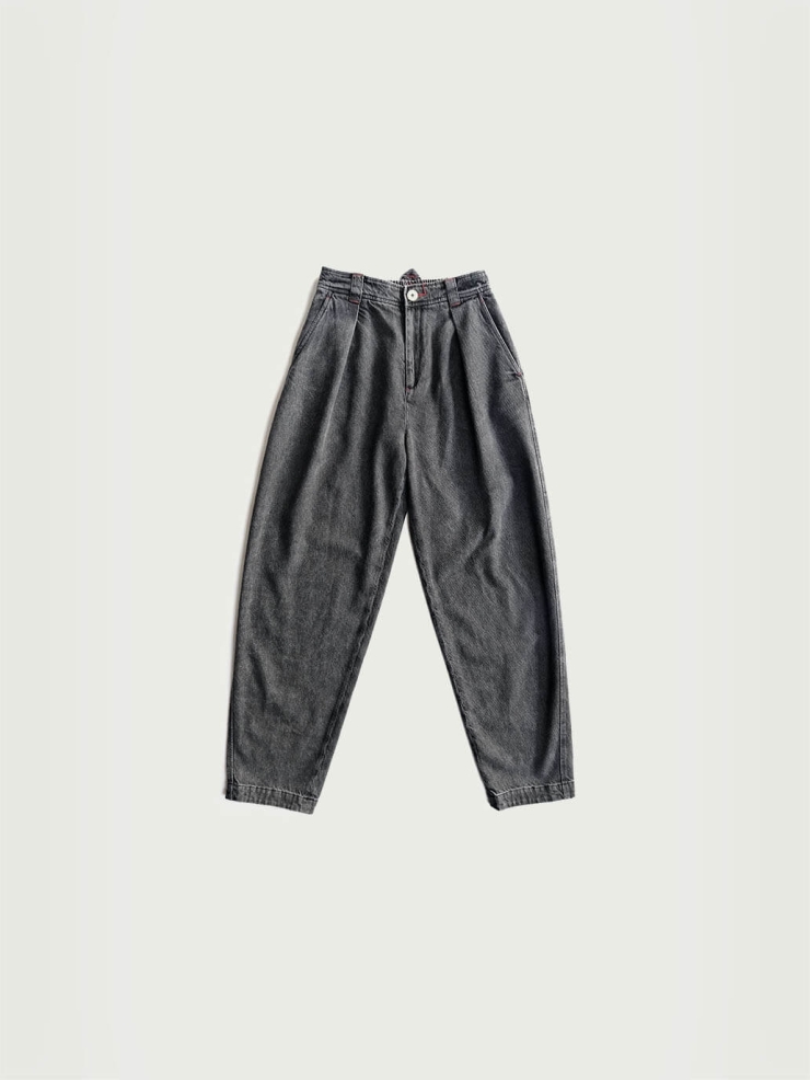 Grey silhouette denim jeans