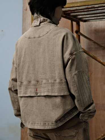 Brown cowboy jacket with a tailored silhouette