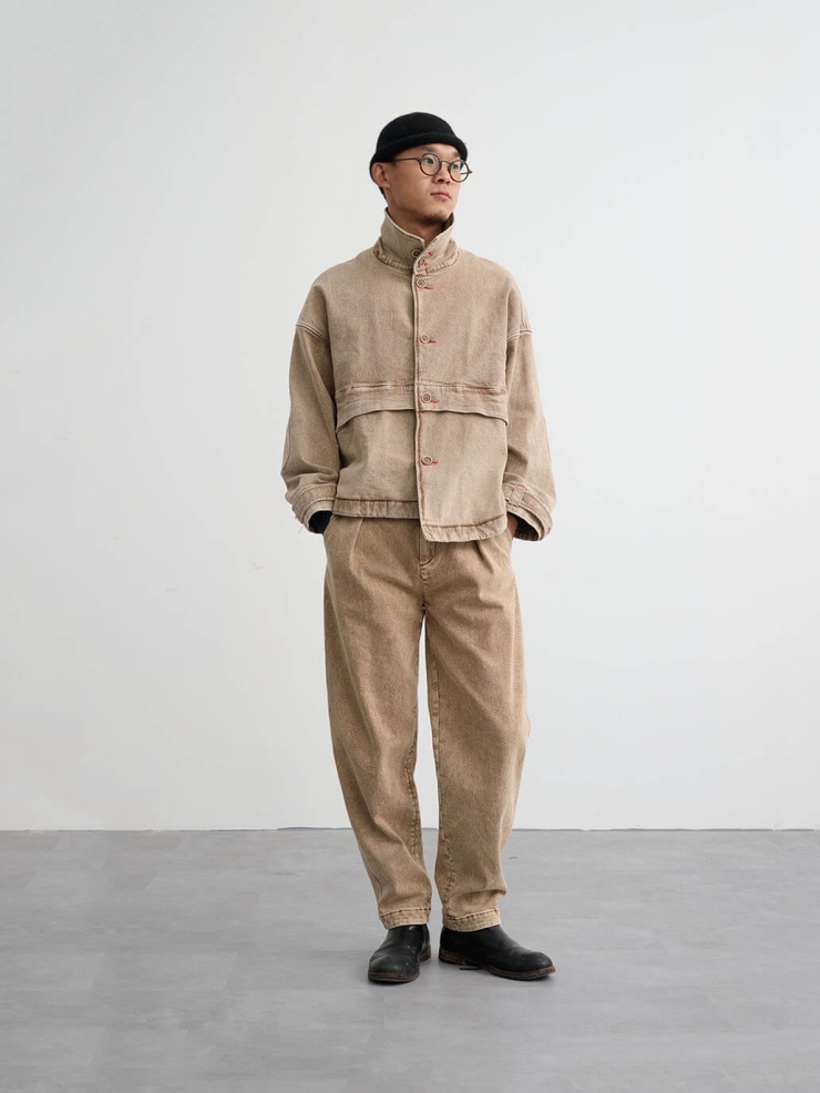 Brown cowboy jacket with a tailored silhouette