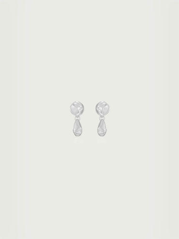 Silver Drops Seal Earrings