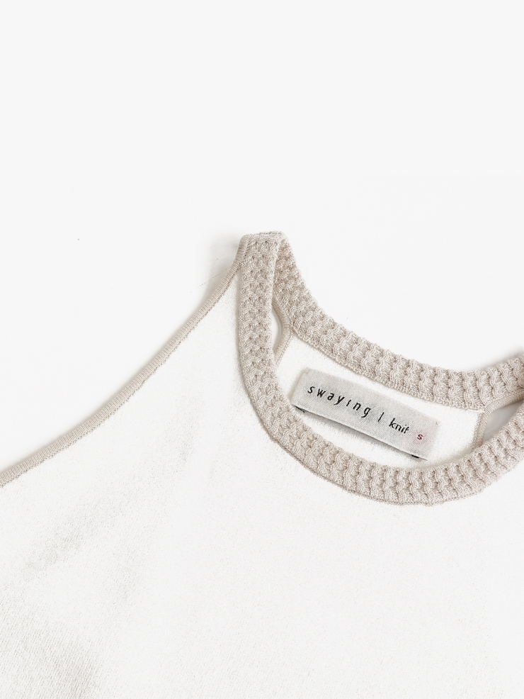 SWAYING White Basic Tank Top