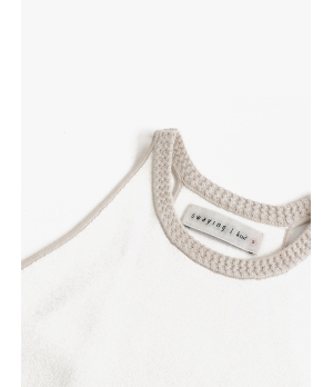 SWAYING White Basic Tank Top