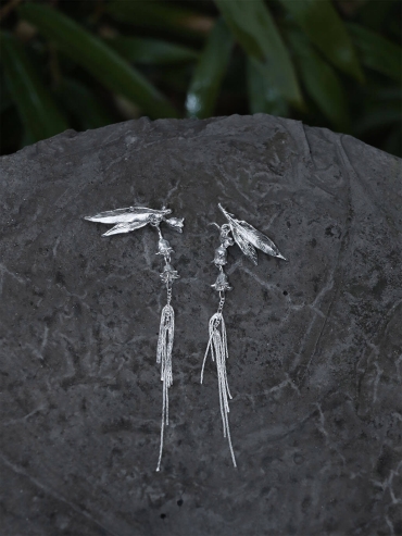 Lily of the Valley Leaf Stud - Single