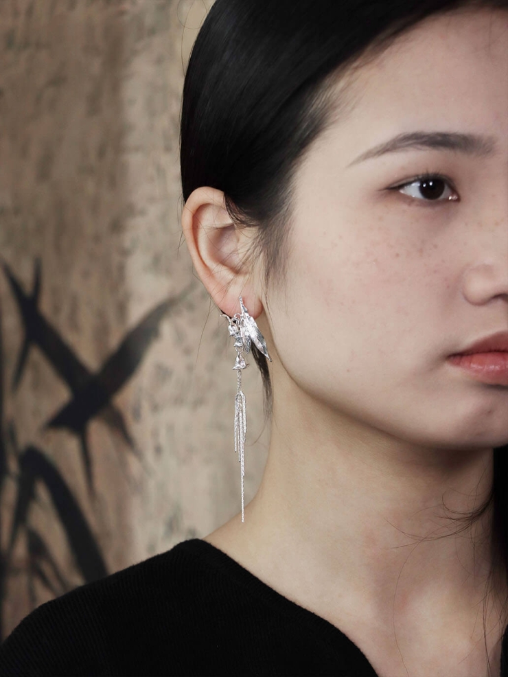 Lily of the Valley Leaf Stud - Single