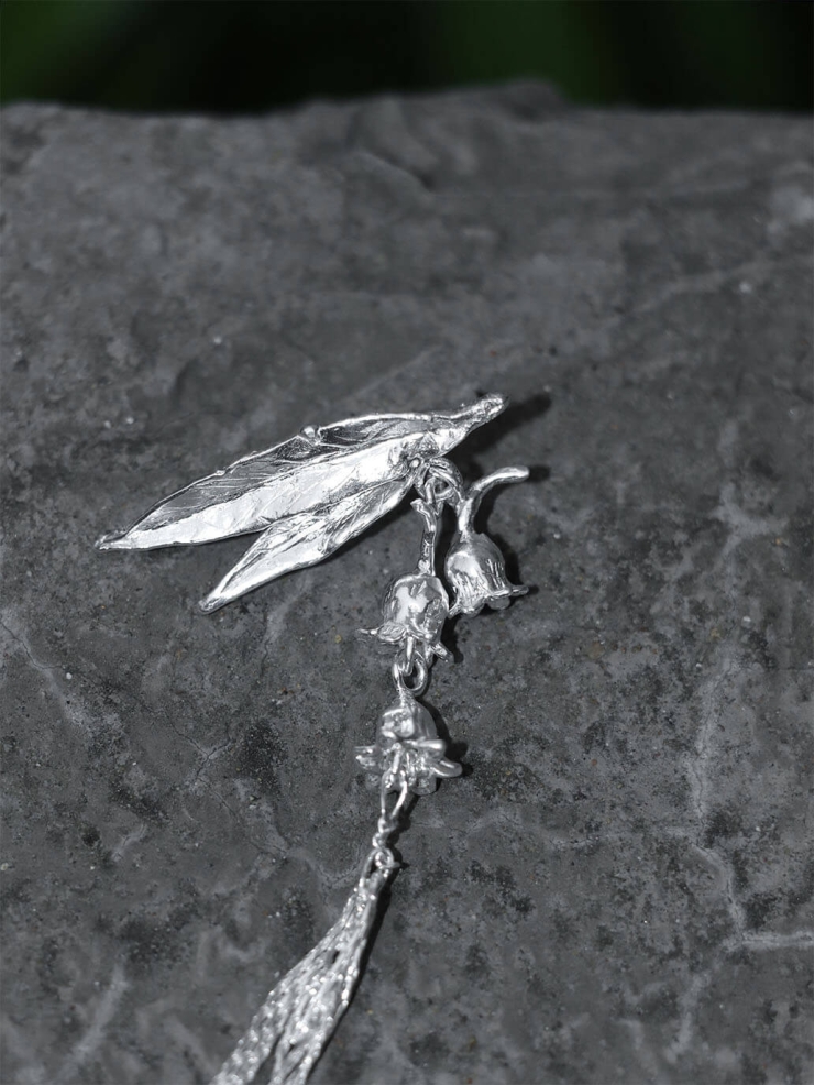 Lily of the Valley Leaf Stud - Single