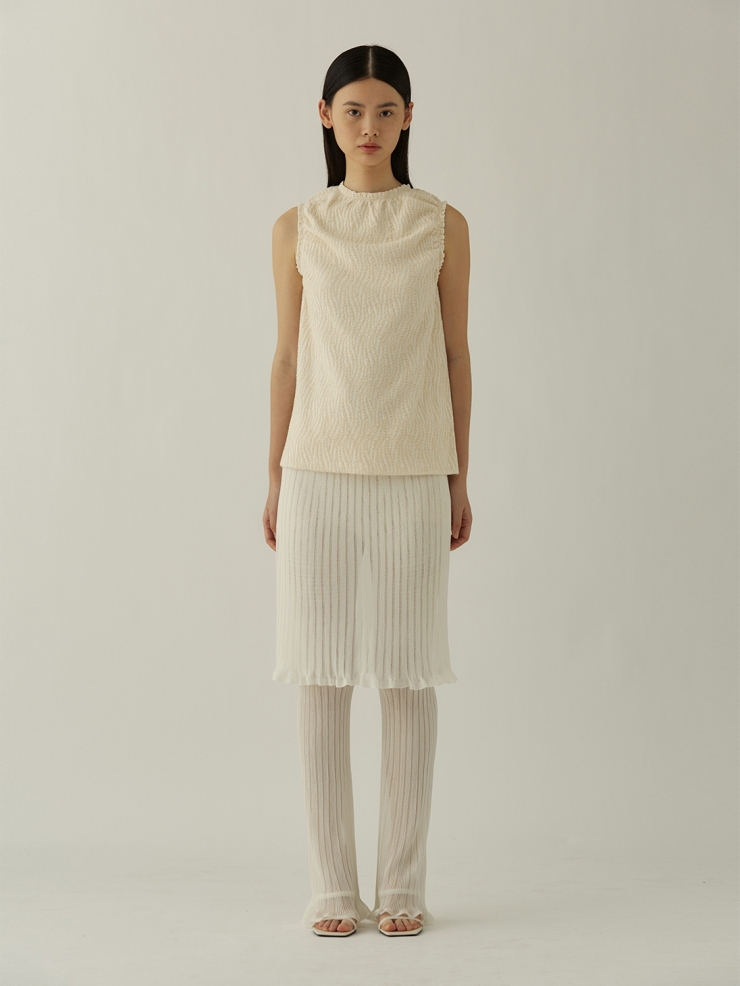 SWAYING Cream Bubble Yarn Top