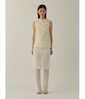 SWAYING Cream Bubble Yarn Top