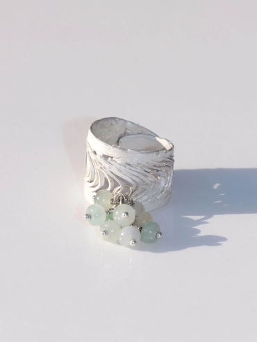 Grapes on the Wall Ring