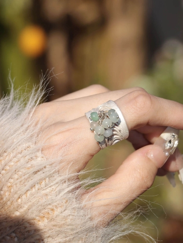 Grapes on the Wall Ring