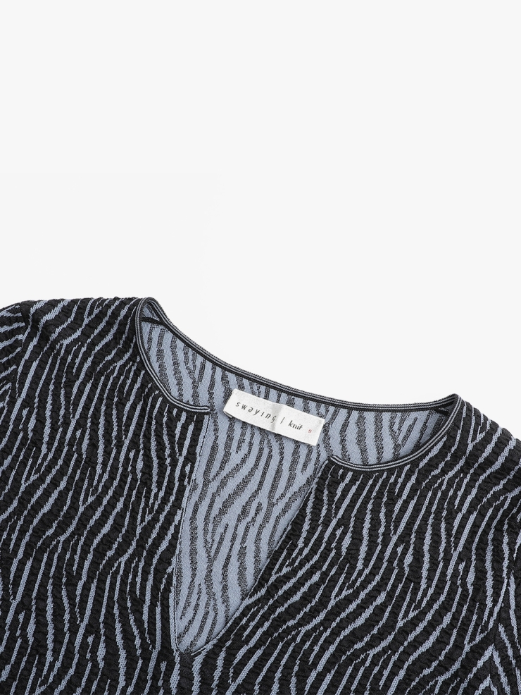 SWAYING Navy Bubble Yarn Classic Knit Top