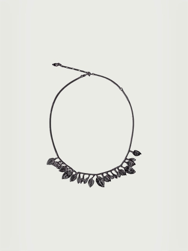 Black Stoneleaf Necklace