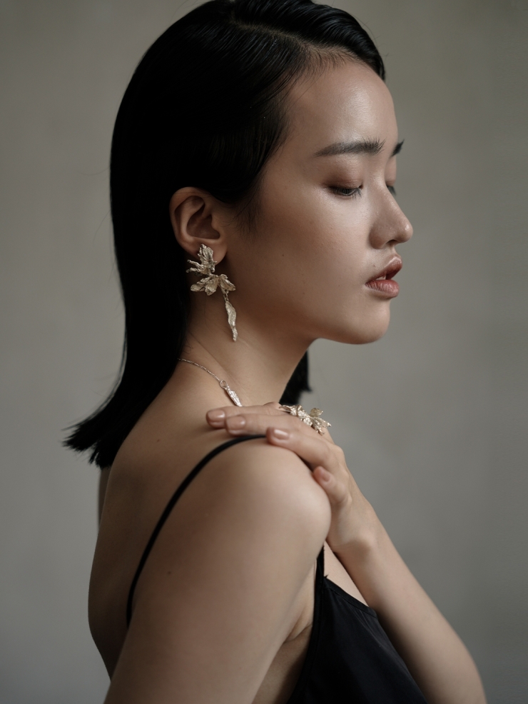 AOKINSIDE Silver Wind Eroded Sunflower Earrings