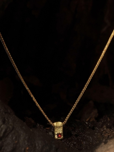 Gold Corelight Vertical Pendant Necklace