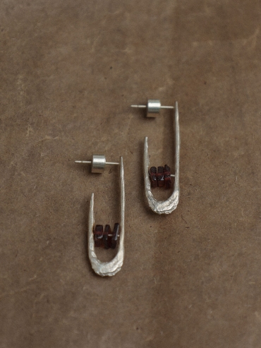 Silver Garnet Flicker Earrings