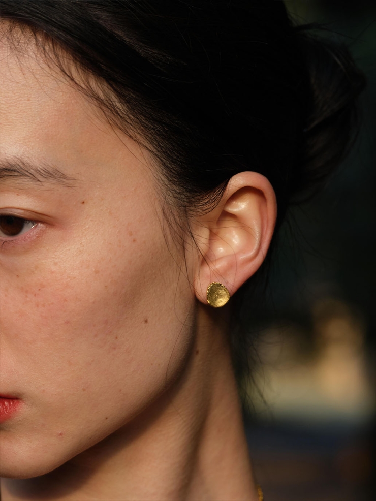 Gold Lustra Stud Earrings