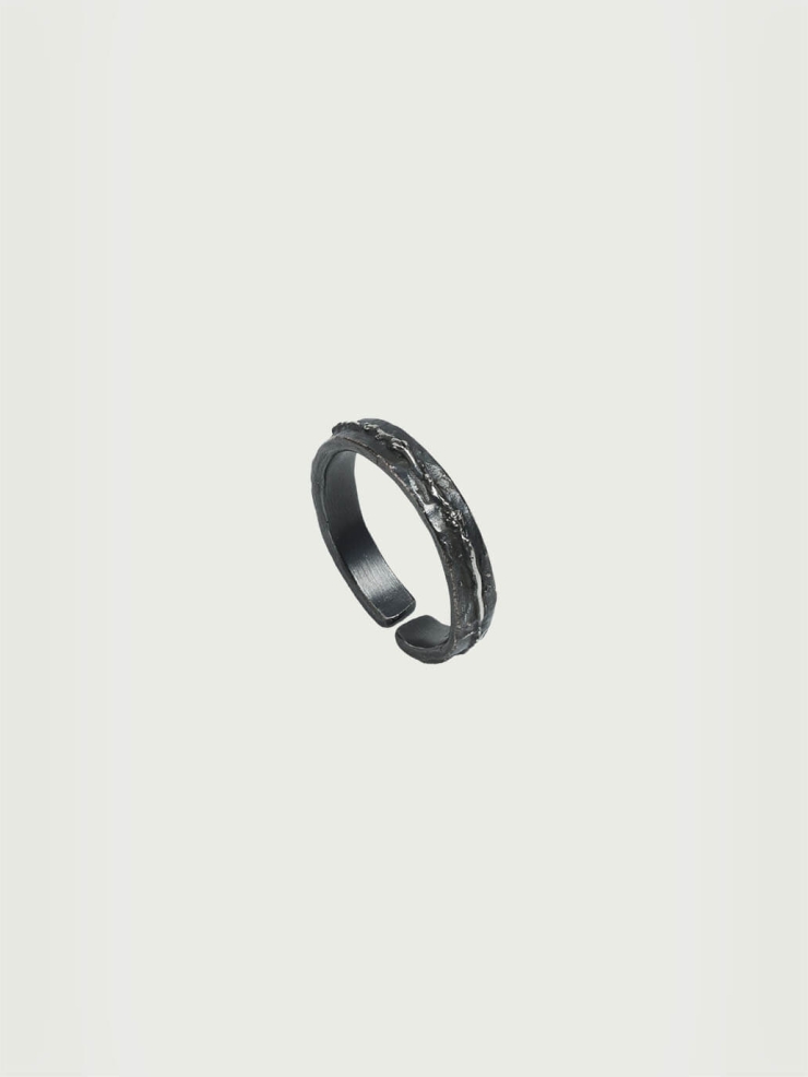 Black Lustra Ring