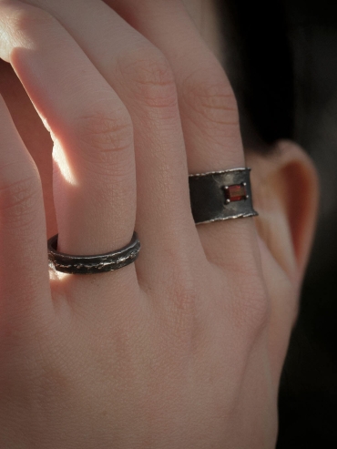 Black Lustra Ring