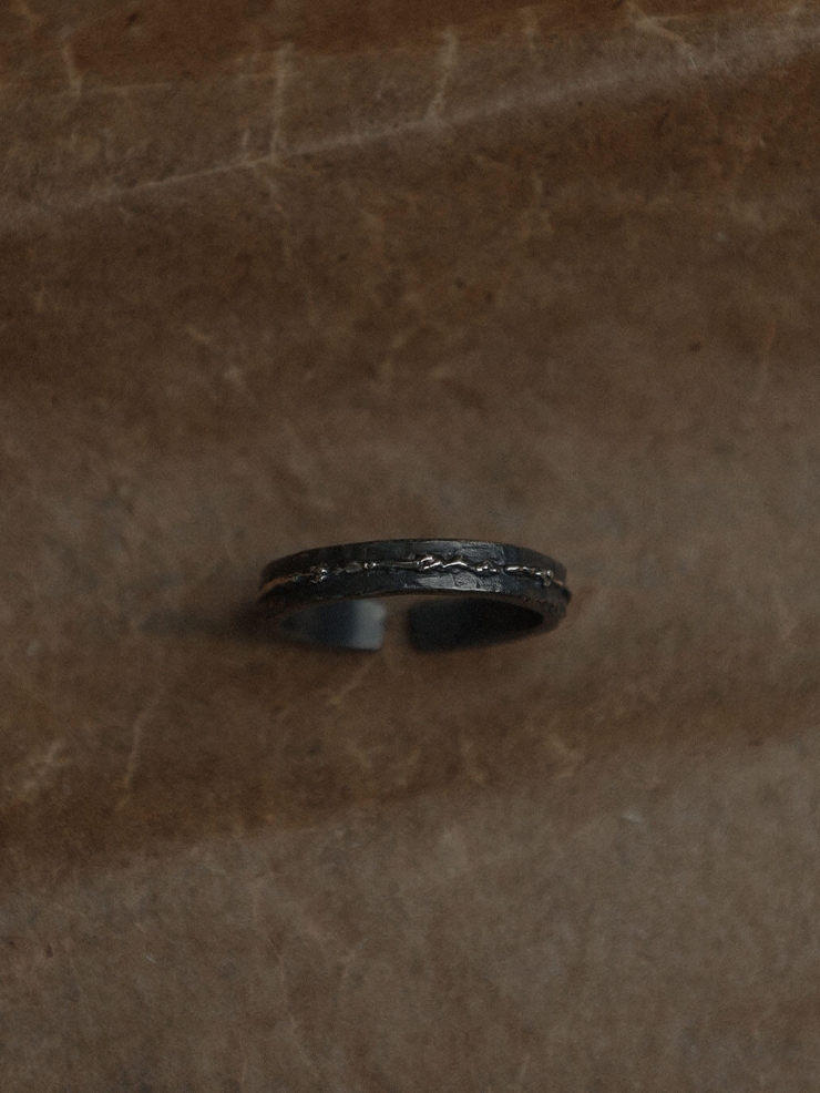 Black Lustra Ring