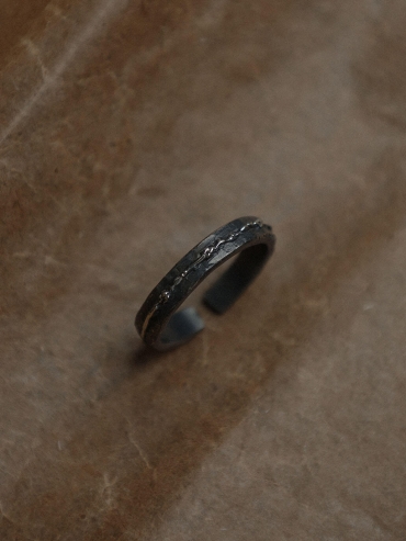 Black Lustra Ring
