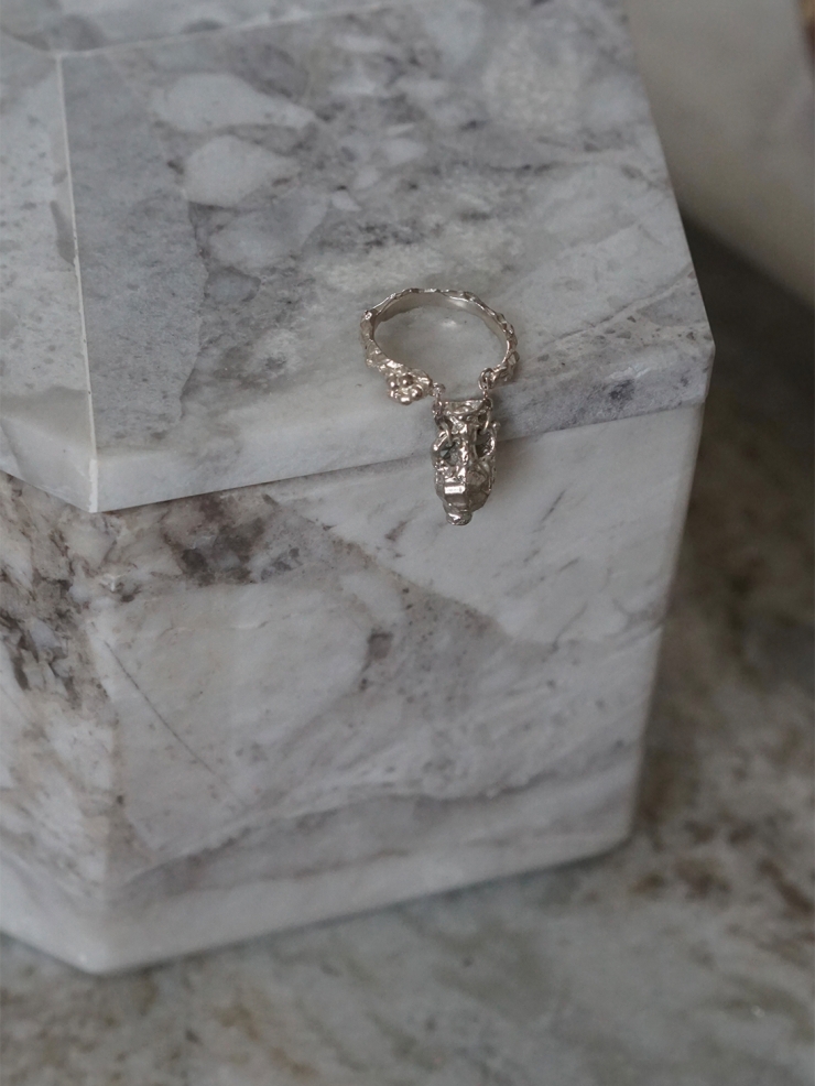 HANYING Silver Little Vase Chain Ring