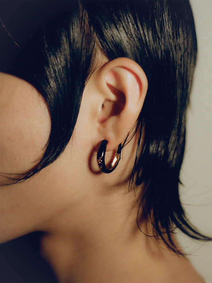 HANYING Black Enamel Textured Hoops (Silver)