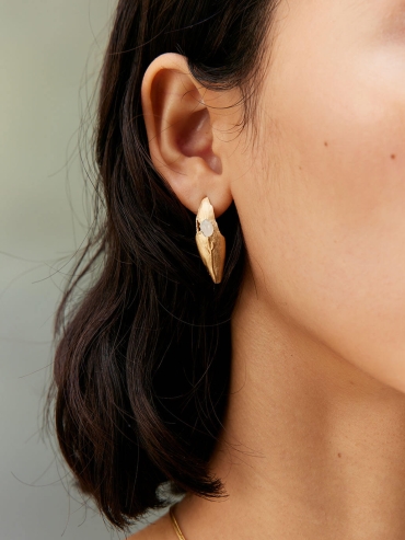 Gold White Jade Impression Stud Earrings