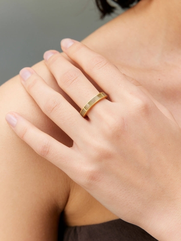 Gold Green Jade Persimmon Calyx Ring