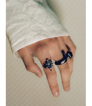 HANYING Silver Enamel Textured Ring With Crystal