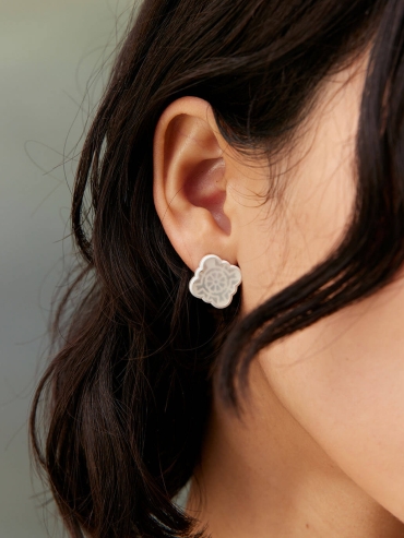 Silver White Jade Persimmon Calyx Stud Earrings-Large