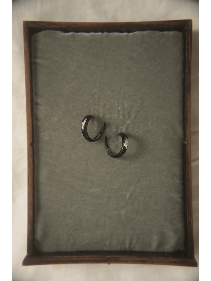 HANYING Black Enamel Textured Hoops (Silver)