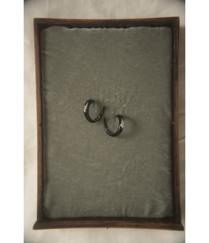 HANYING Black Enamel Textured Hoops (Silver)