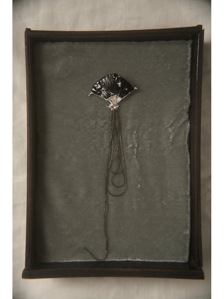 HANYING Black Enamel Fan Tassel Earring (Single)