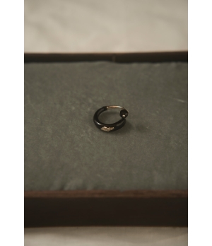HANYING GOLD ENAMEL TEXTURED RING WITH CRYSTAL